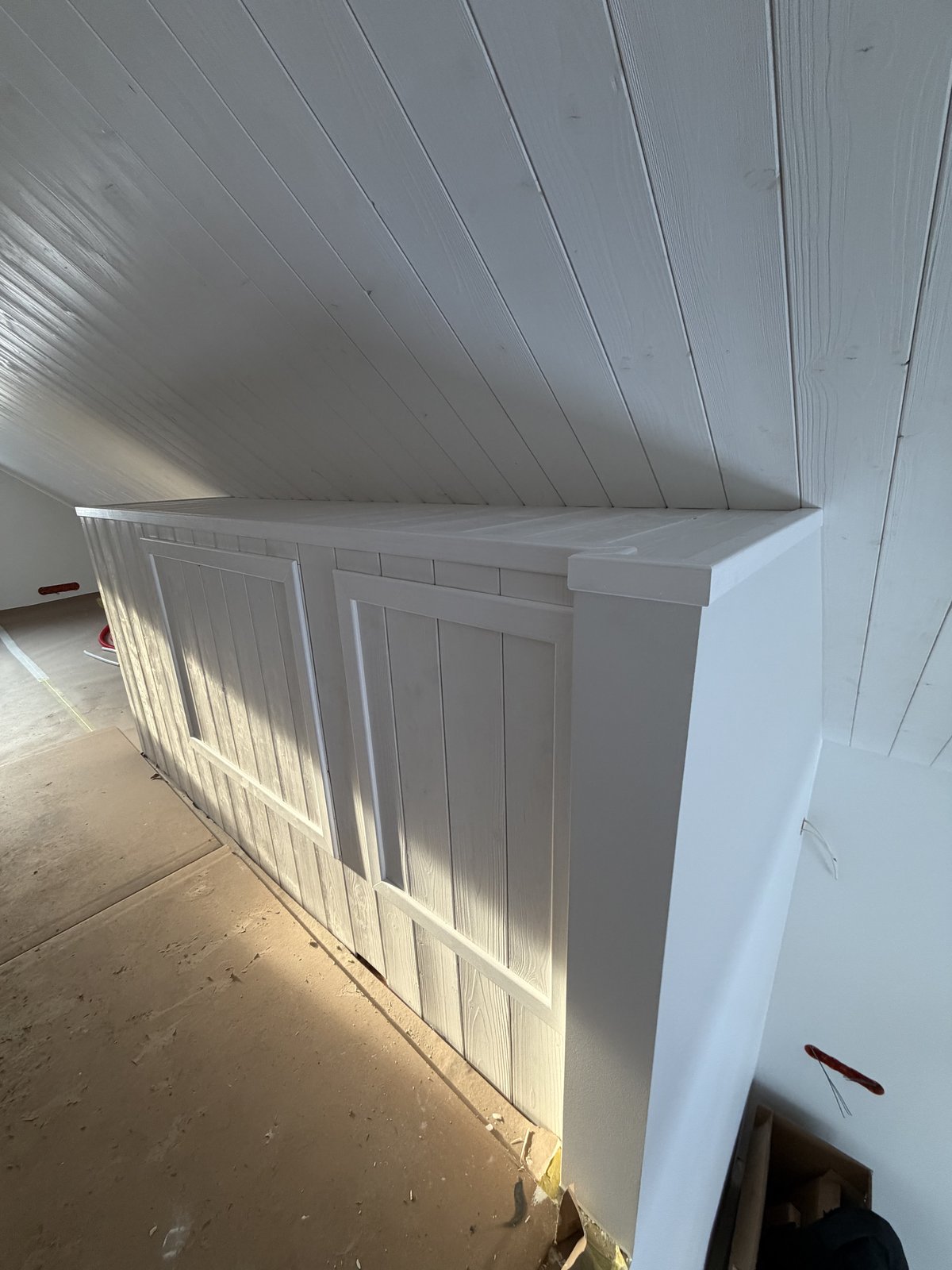 Eritellimusel siseehituslahendus kaldlaega ruumis